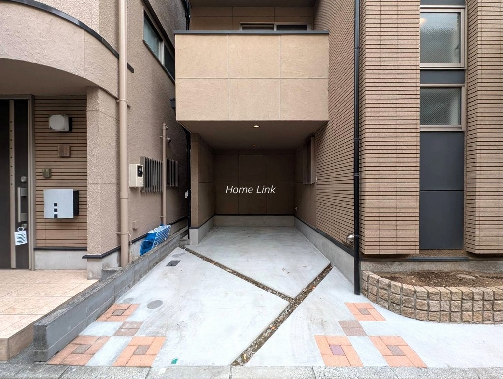 東新町2丁目　中古戸建　ビルトインガレージ